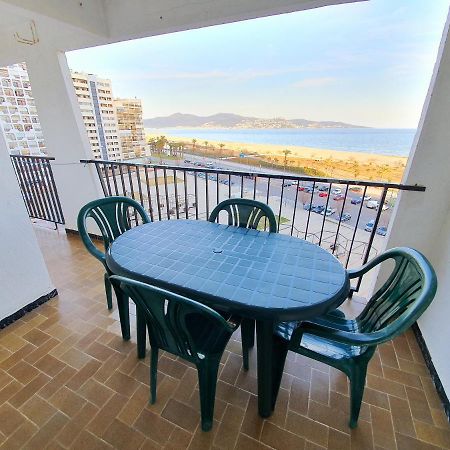 Apartamento Karina Beach-3 艾姆布里亚布拉瓦 外观 照片