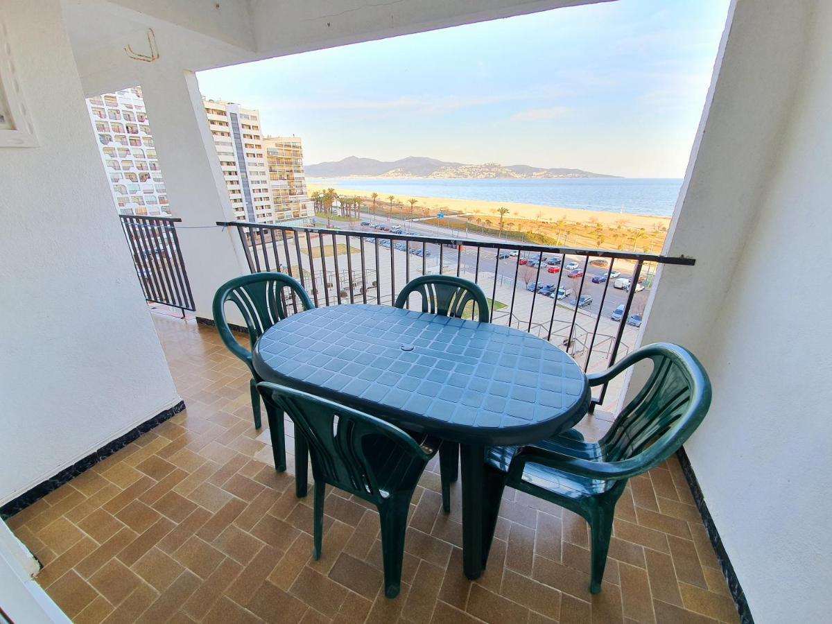 Apartamento Karina Beach-3 艾姆布里亚布拉瓦 外观 照片