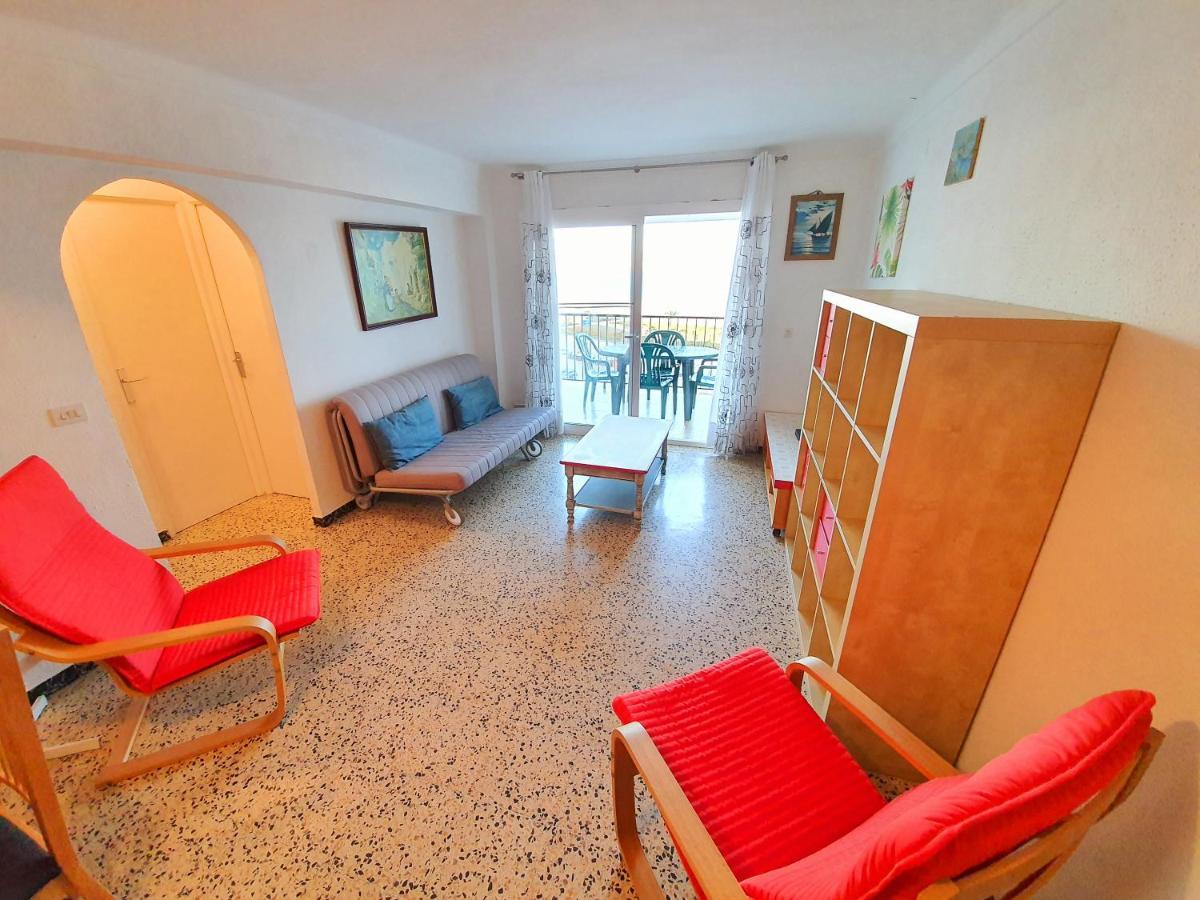 Apartamento Karina Beach-3 艾姆布里亚布拉瓦 外观 照片