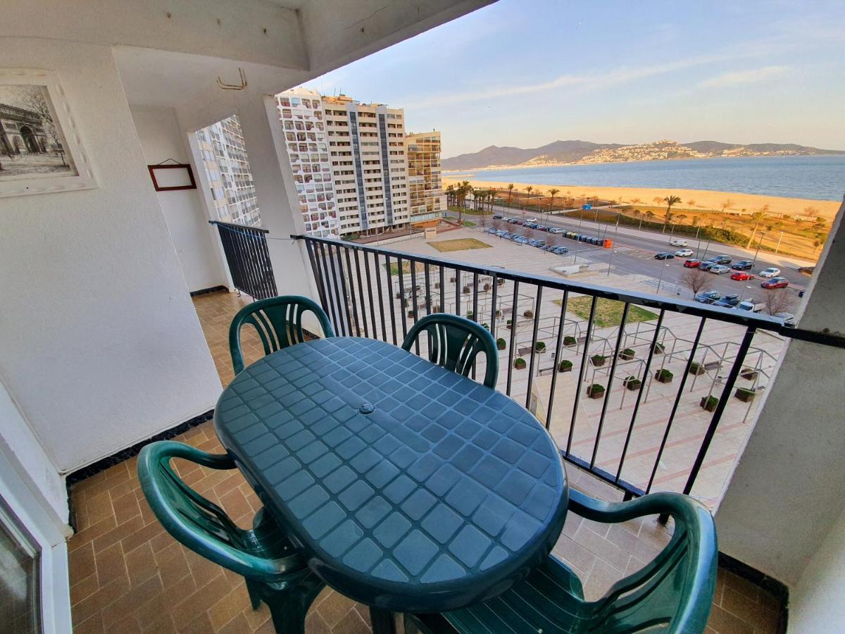 Apartamento Karina Beach-3 艾姆布里亚布拉瓦 外观 照片