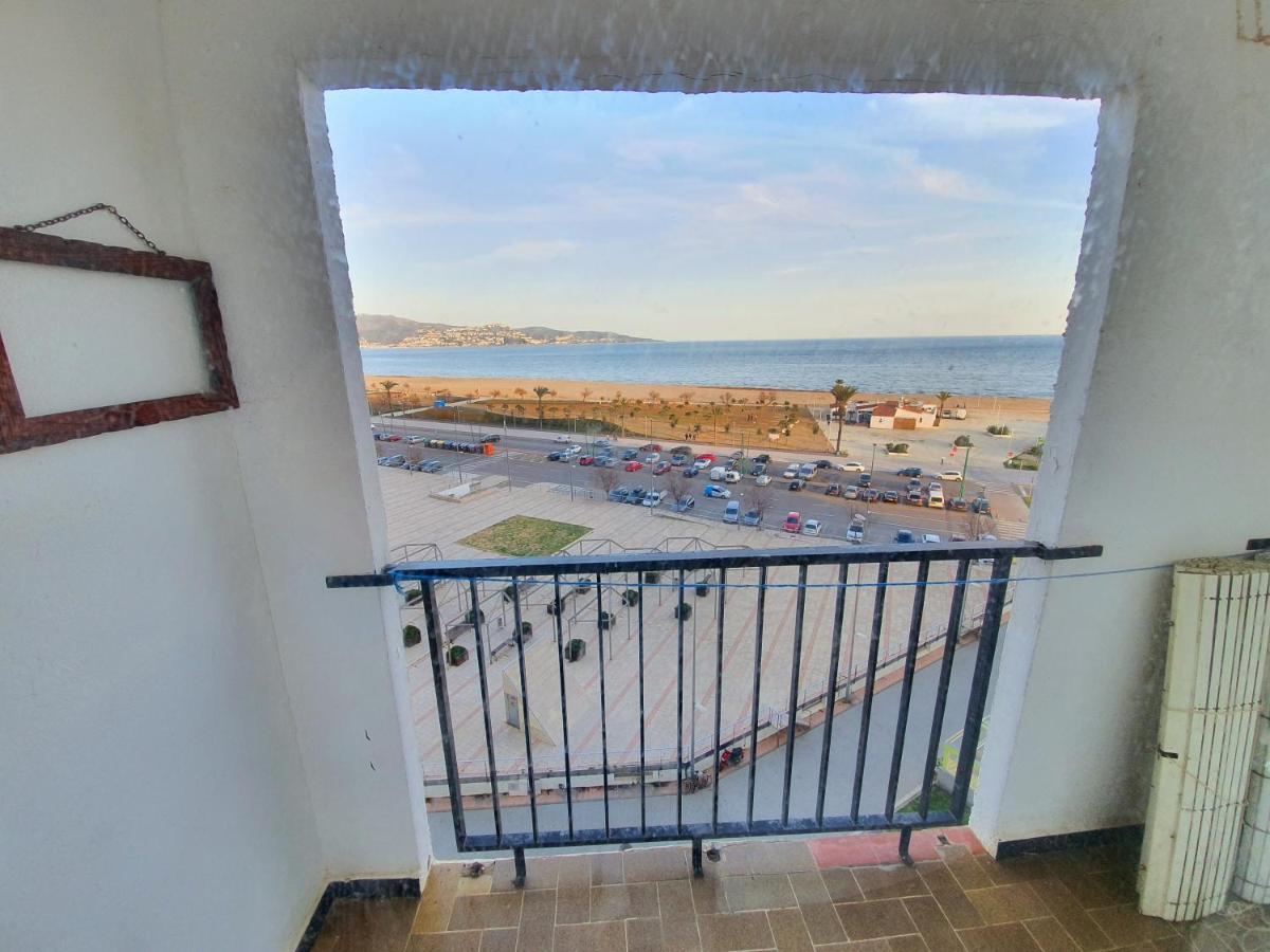 Apartamento Karina Beach-3 艾姆布里亚布拉瓦 外观 照片